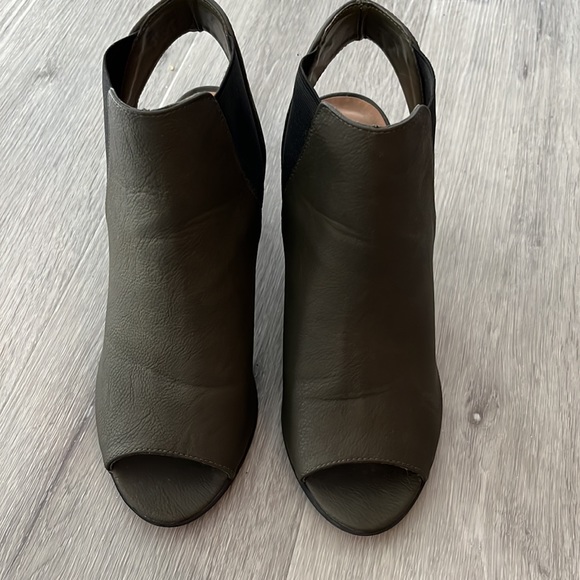 Open Toe Booties - Picture 4 of 5